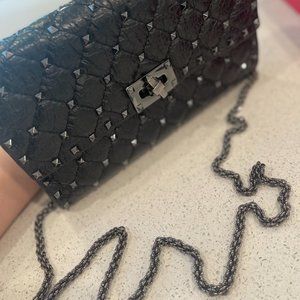 VALENTINO ROCKSTUD SPIKE NAPPA LEATHER CROSSBODY CLUTCH BAG